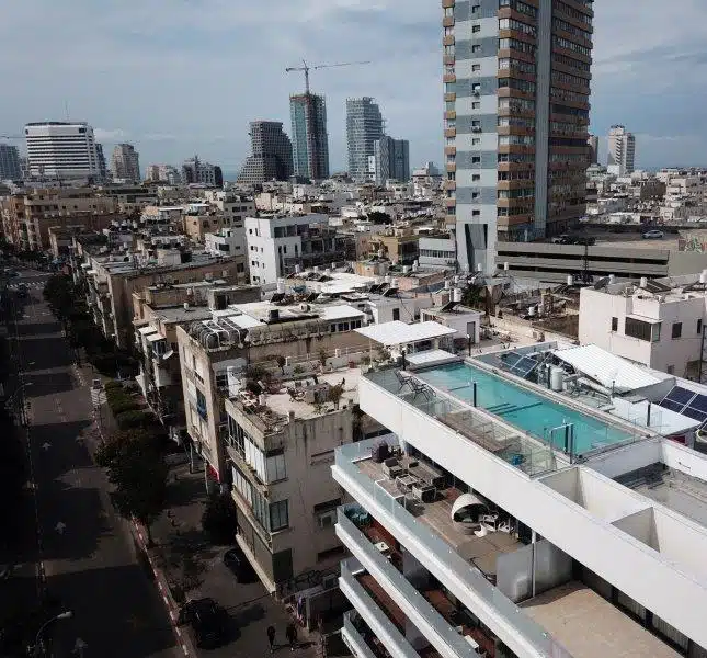 בריכה מתועשת קומה 4 תל אביב