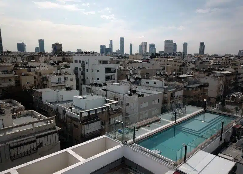 בריכה מתועשת קומה 4 תל אביב